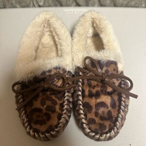J Crew Faux leopard print lined‎ slippers exc cond size 6 women’s